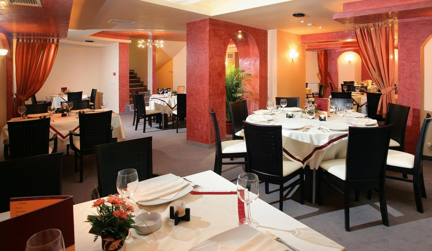 Riverside Family Hotel Jamboł Restauracja zdjęcie